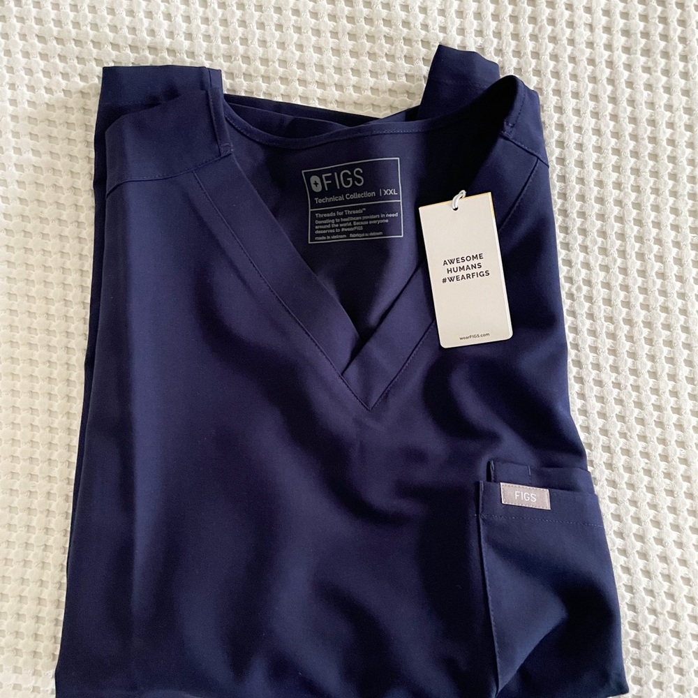 NWT Leon Figs Scrub Top